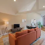 Apartment Superb Flat W/ Ac & Balcony By Lovelystay Porto