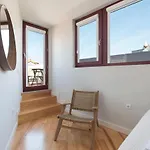 Apartment Superb Flat W/ Ac & Balcony By Lovelystay Porto