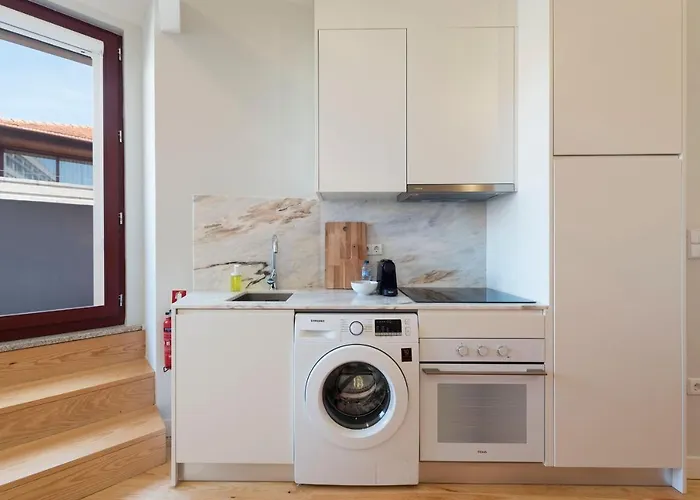 Superb Flat W/ Ac & Balcony By Lovelystay Apartment *